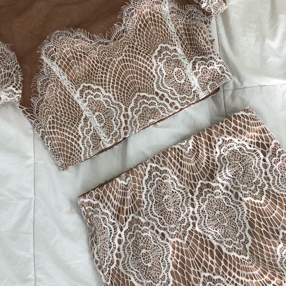 White Lace Matching Tobi Set - Picture 5 of 7